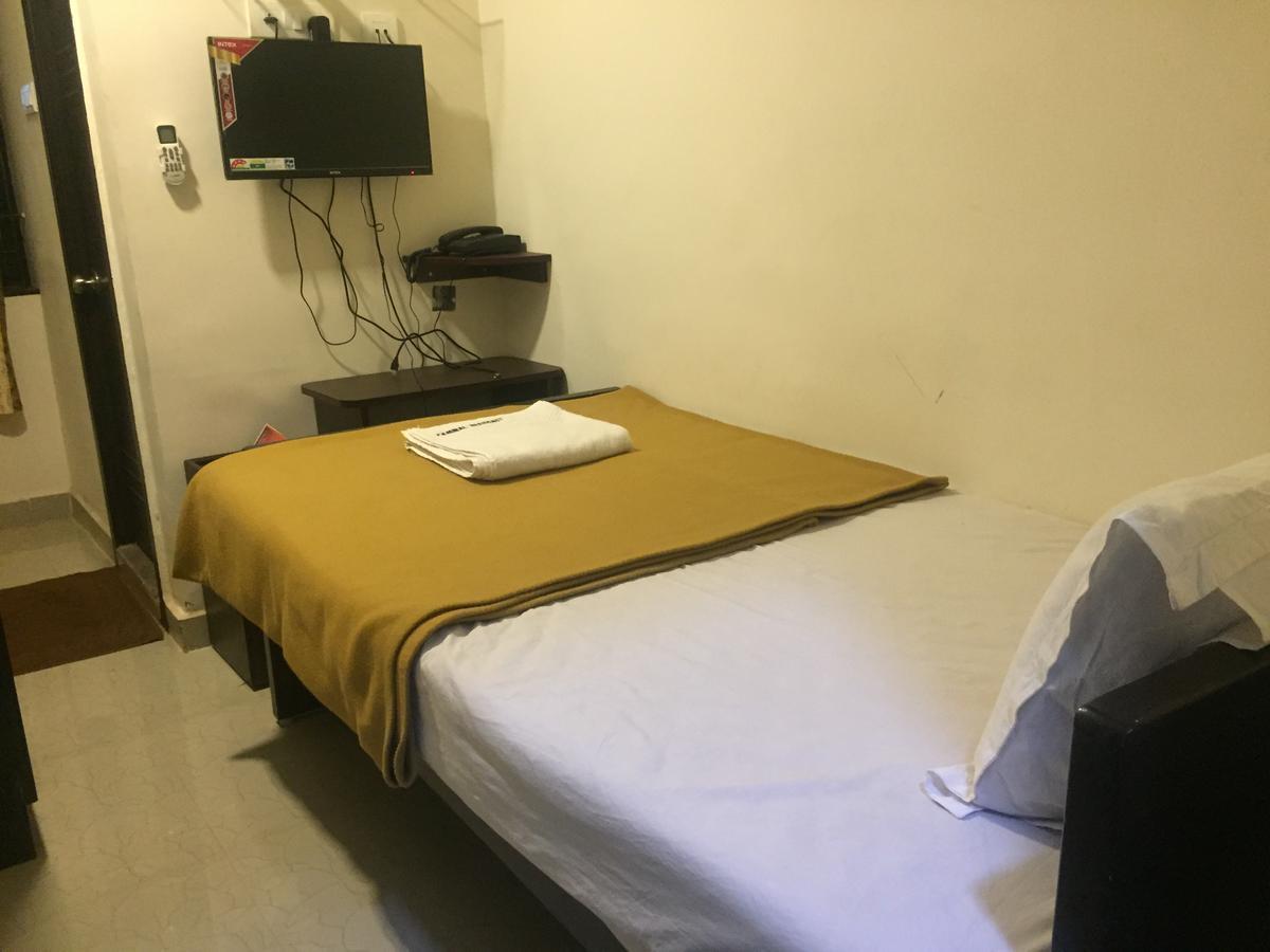 Pammal Residency Hotel Madras Buitenkant foto