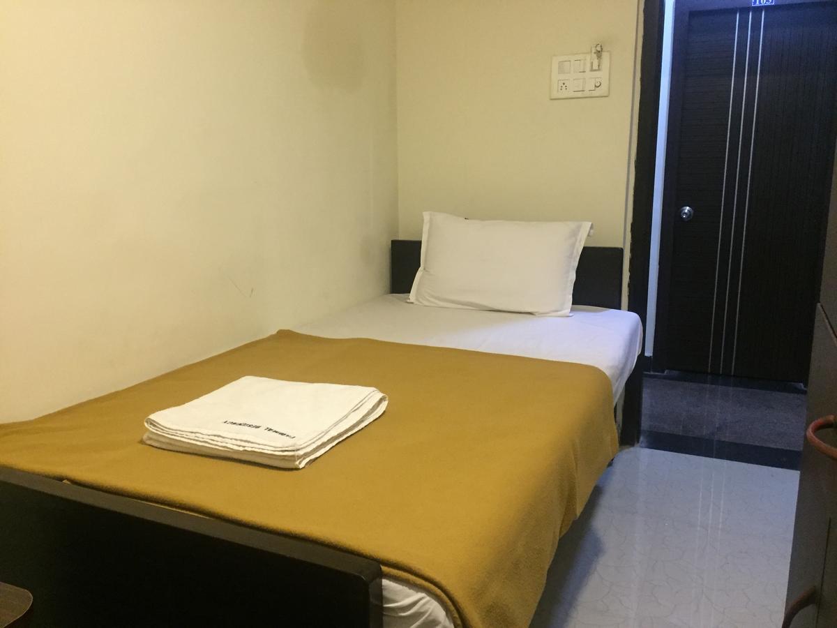 Pammal Residency Hotel Madras Buitenkant foto