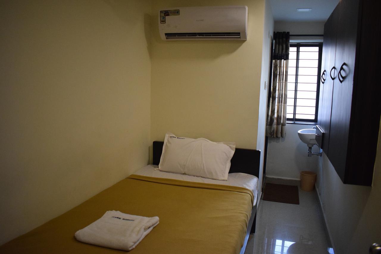 Pammal Residency Hotel Madras Buitenkant foto